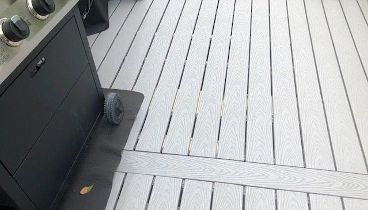 Trex Select Pebble Grey feature board is great visual break