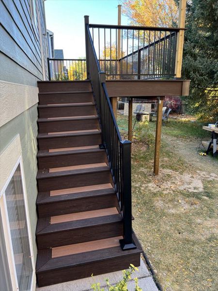 Trex Transcend Tiki Torch & Lava Rock