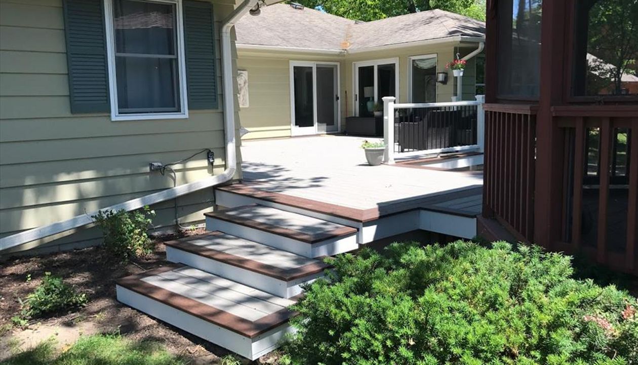 Wide off set stairs with border. Amazing