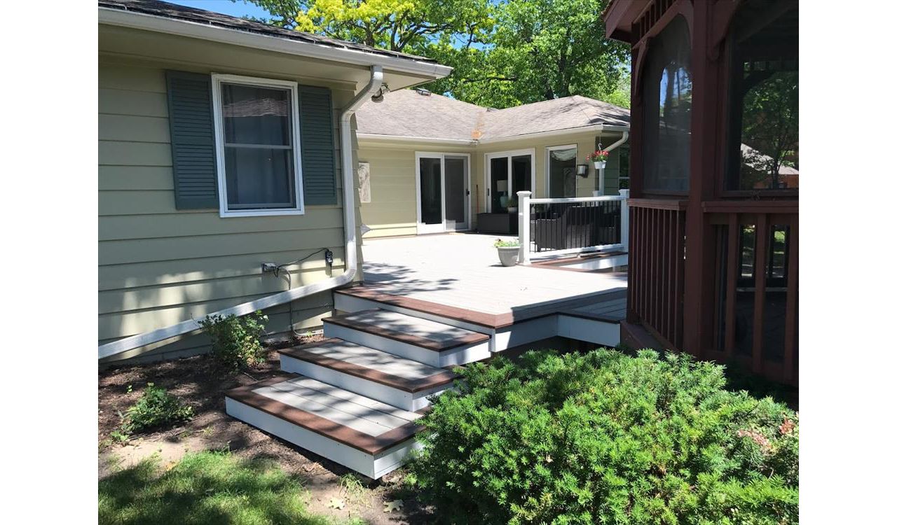Wide off set stairs with border. Amazing