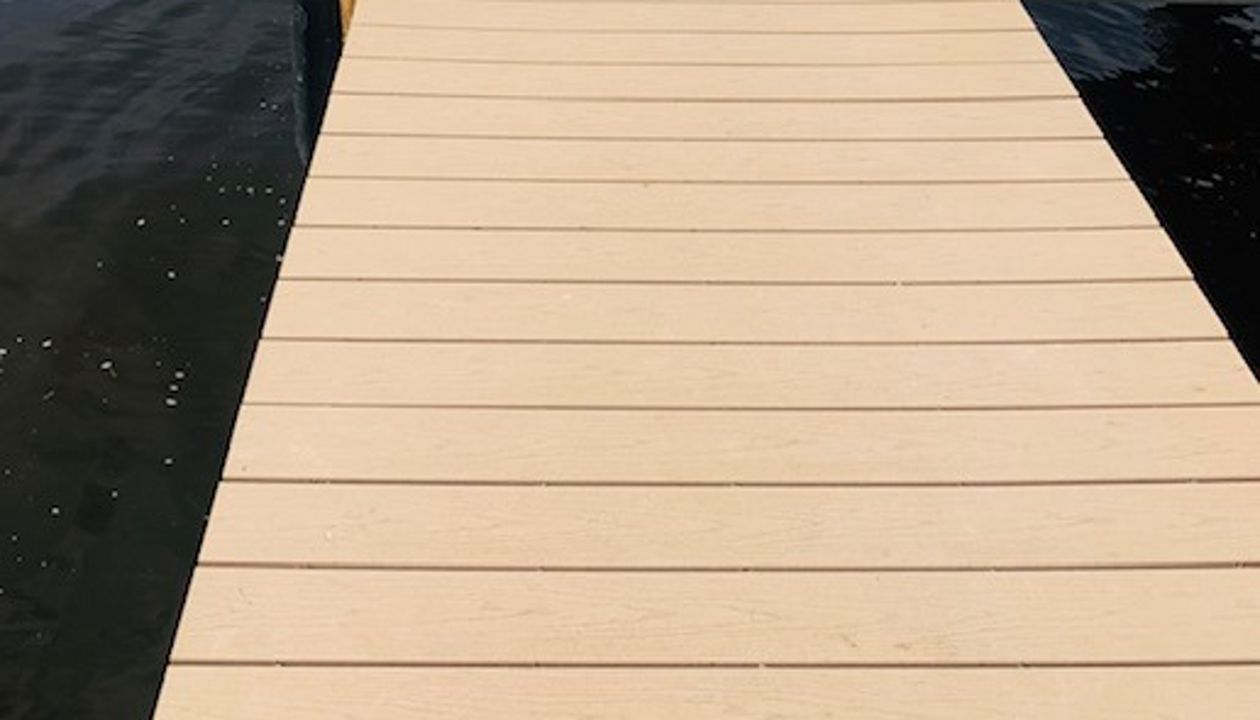 Rope Swing Dock located in Tequesta, FL