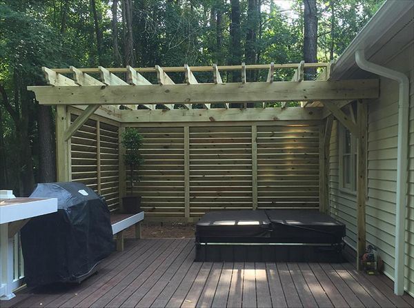 Beautiful Custom Trex Transcend outdoor living space in Wilmington, NC