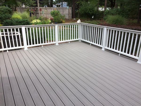 Trex Gravel Path with Transcend cocktail railings