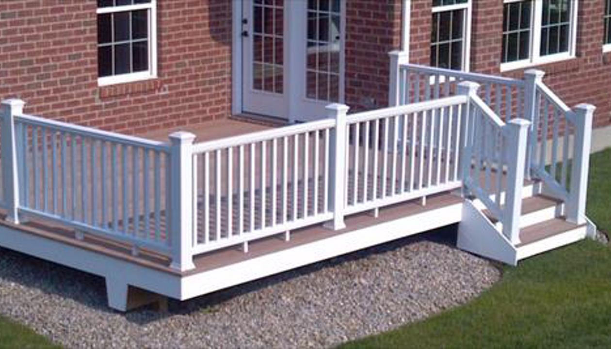 Trex Saddle Select w/Transcend White Rail