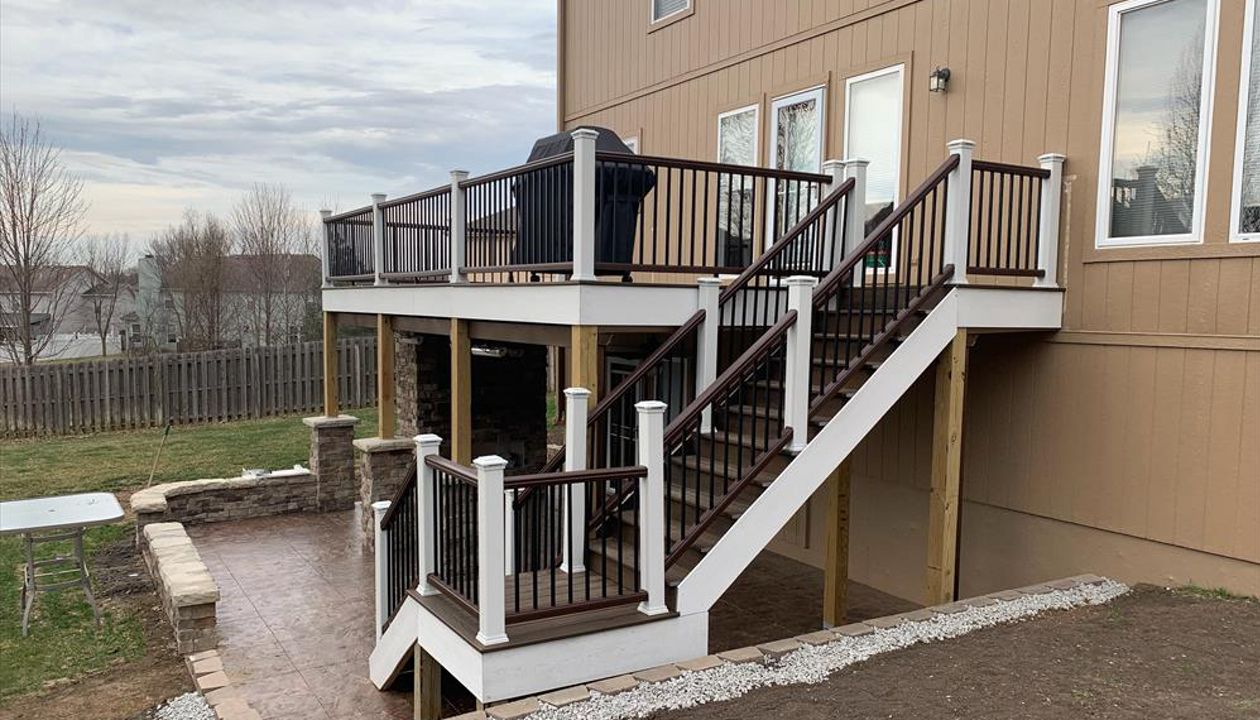 Trex Transcend Tropical (Spiced Rum) Deck with Trex Railing, Fascia and Lights - View from Right side of deck