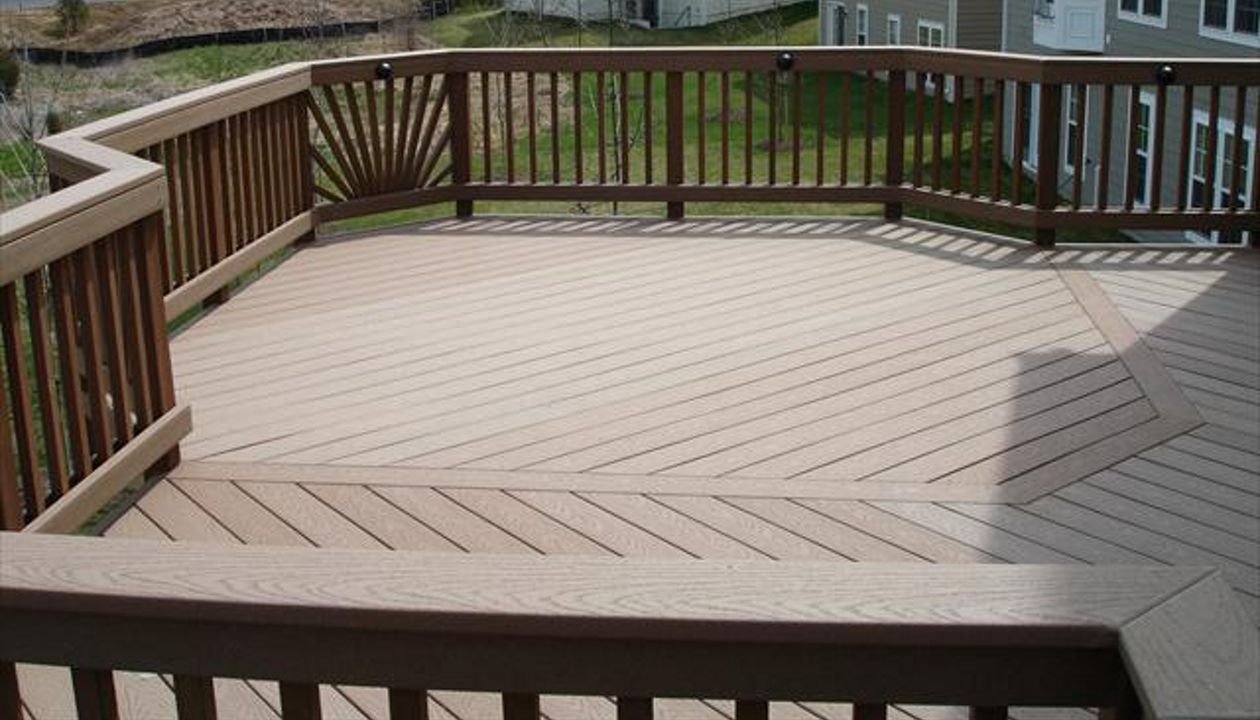trex saddle flooring and railings