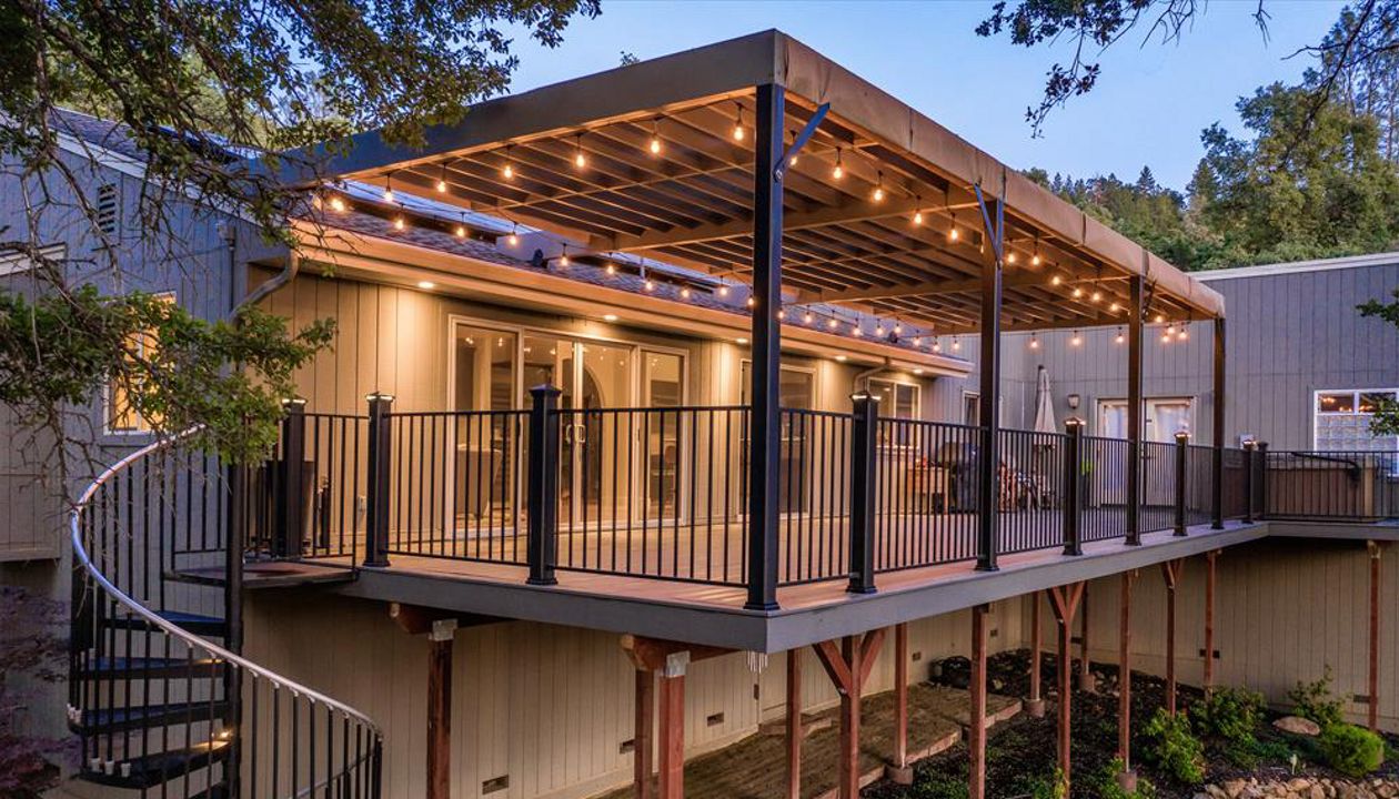Island Mist, pergola and spiral staircase