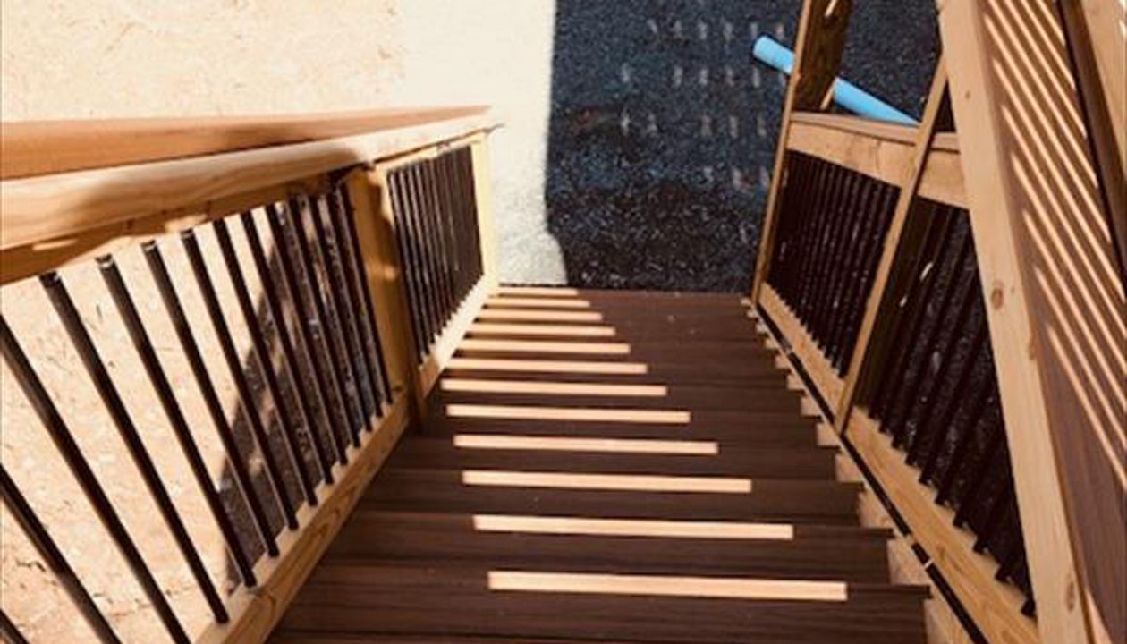 Trex Transcend Havana Gold Stair Treads, Cocktail Railing, PT Posts & Aluminum Black Balusters
