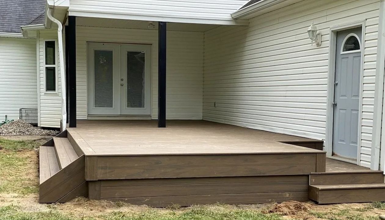 Trex Enhance Naturals Toasted Sand deck