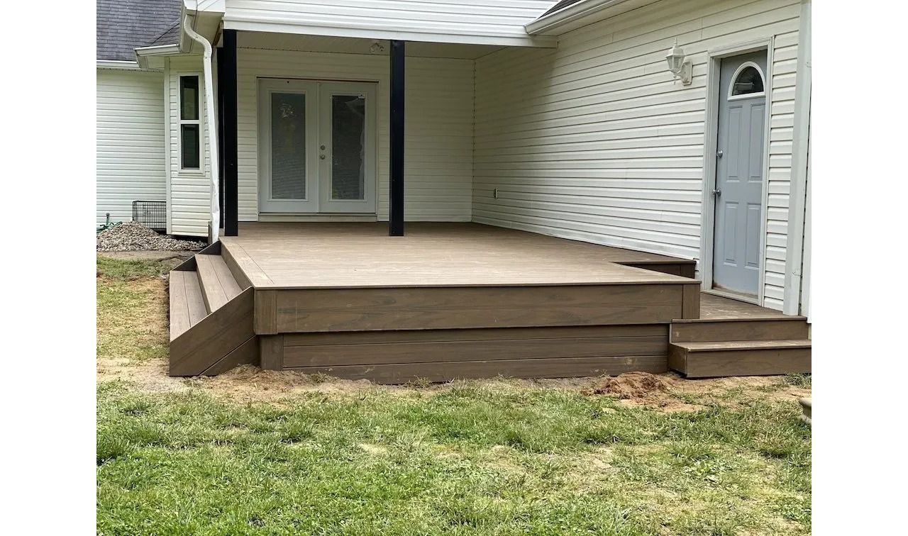 Trex Enhance Naturals Toasted Sand deck