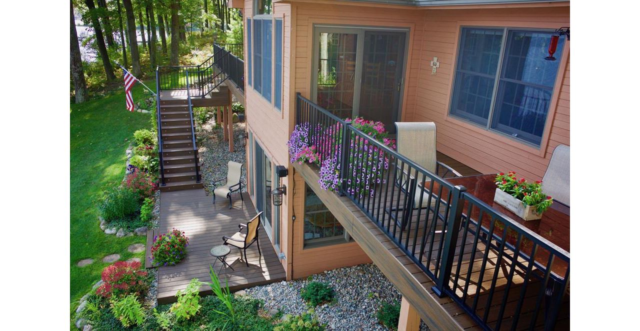 Trasncend decking and Signature railing.