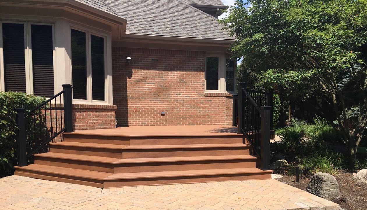 Custom deck builder, Leelanau Count, MI.