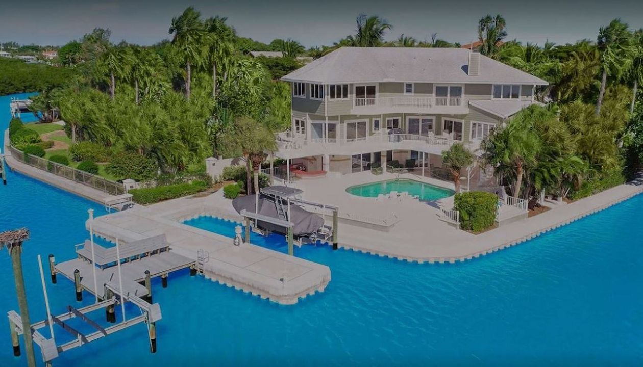 Magnificent seawall and dock complimented with Trex decking, the decking of choice.with