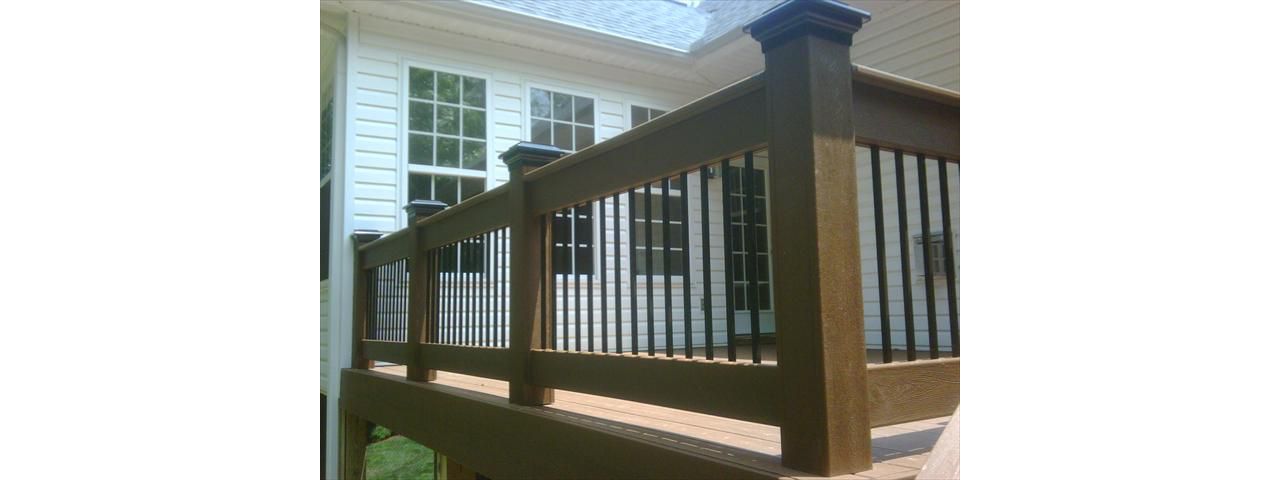 Custom Trex Transcend railing in Fire Pit
