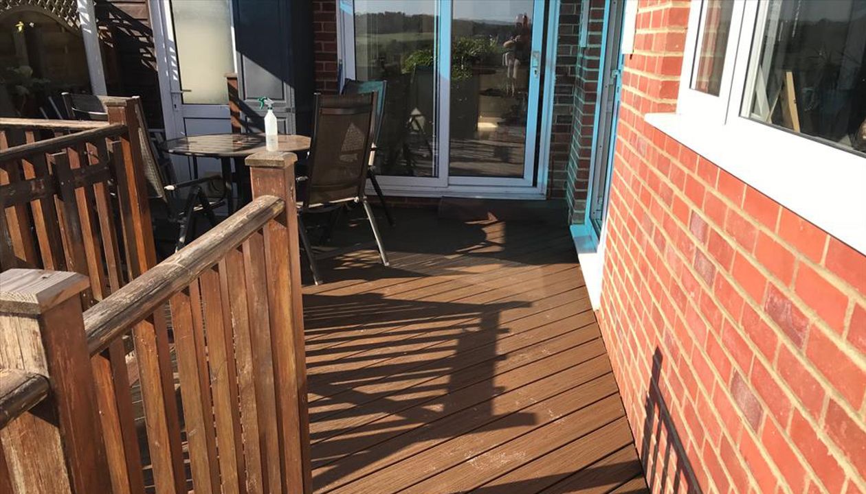 Trax boards set at 45degree angle so no but-joins throughout entire deck.