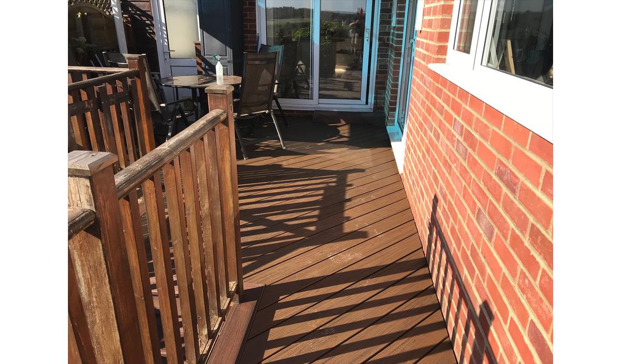 Trax boards set at 45degree angle so no but-joins throughout entire deck.