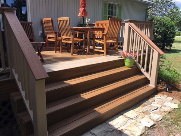This great, wide set of Trex Transcend stairs is welcoming feature of this custom deck.