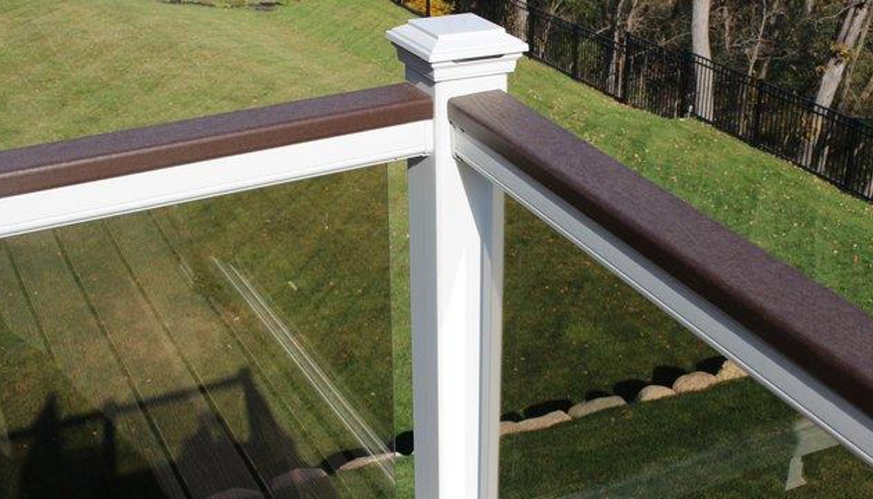 Trex decking in Spiced Rum with Trex railing - Eden Prairie