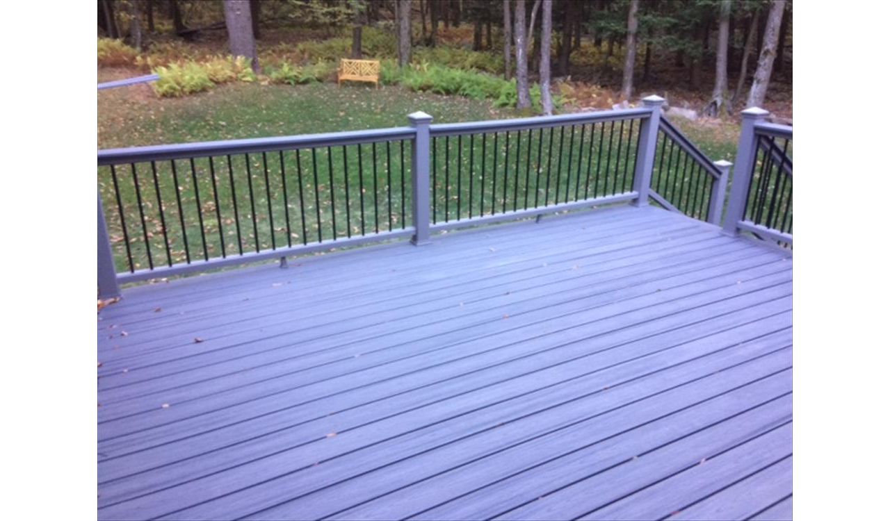 Trex Transcend deck and rail in Split Rock PA. Island Mist Deck and Gravel Path Railings