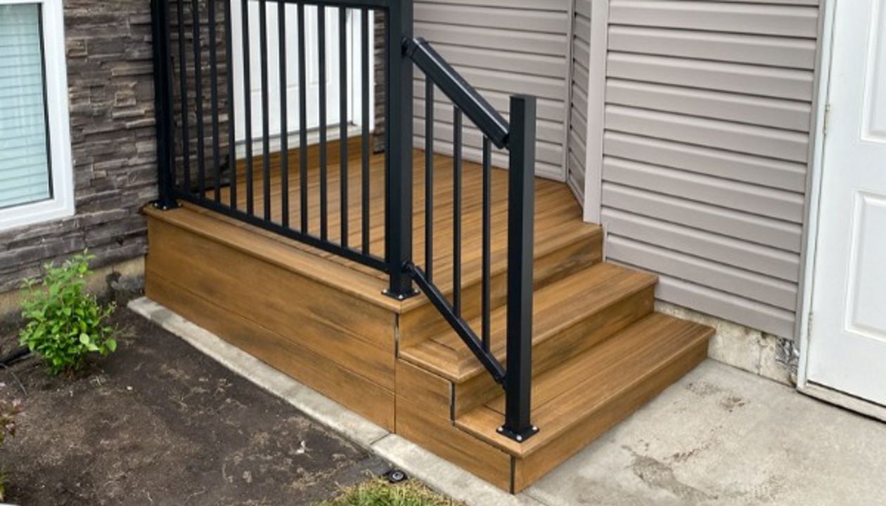 Front Porch in Havana Gold