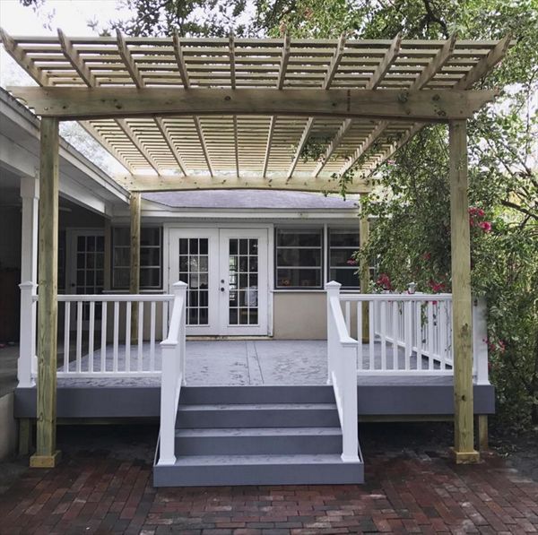 Finally a clean outdoor entertaining area for this South Tampa family who had been dealing with a decaying wood deck and pergola for years. This Trex combination is going to bring them years of enjoyment with minimal maintenance!