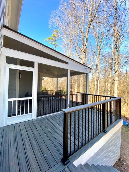 Transcend Island Mist decking with Black Signature rails.