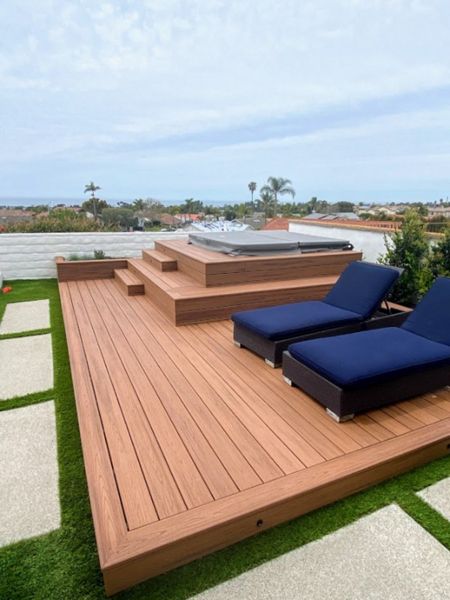 Trex Tiki Torch deck, benches, steps, and planter, Carlsbad, CA