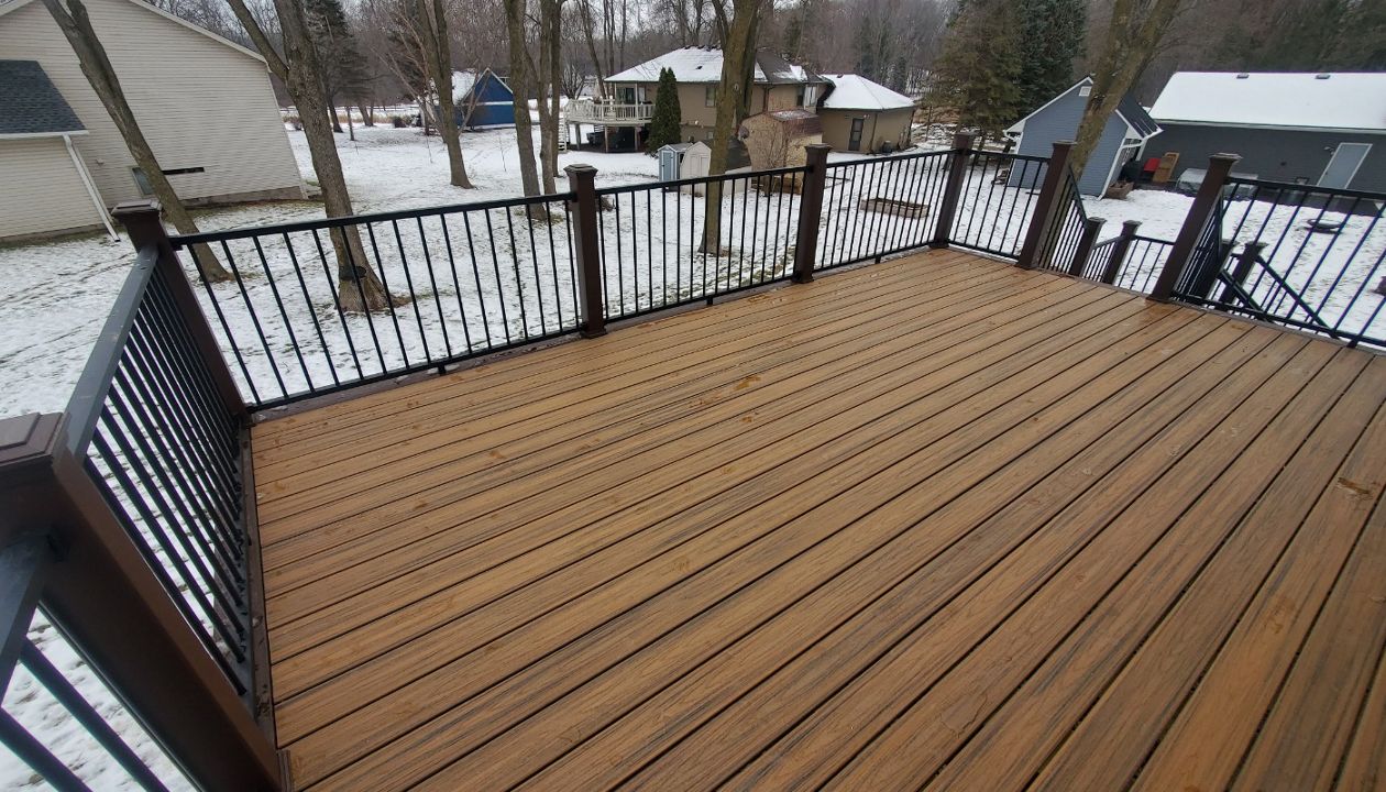 Havana Gold with Spiced Rum accent and Trex Signature railings