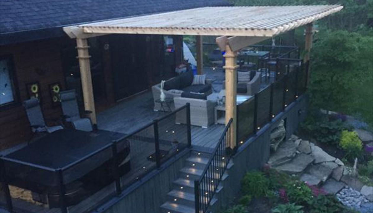 Trex Deck colour Island Mist built in: Aurora, King City, Oak Ridges, Richmond Hill, Newmarket, Toronto, Mississauga, Mount Albert, Vaughan, Bradford