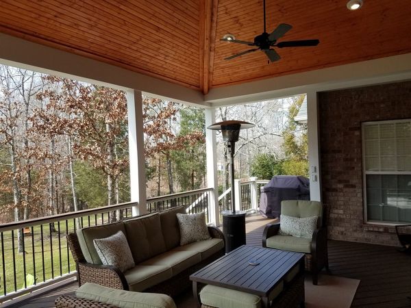 Trex Transcend Decking and White Trex Transcend Railing