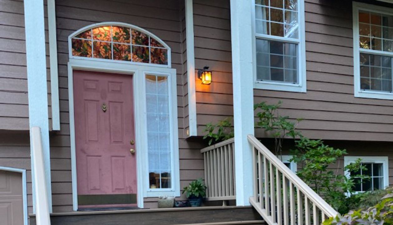 Toasted Sand, Rope Swing railing