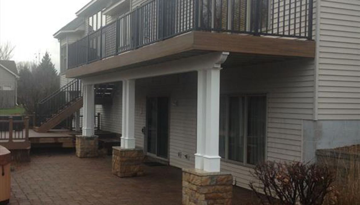 Lake Elmo - Trex Transcend with Aluminum Handrail