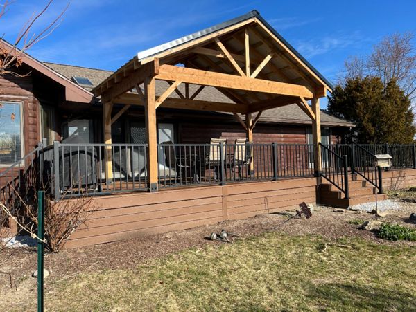 Saddle with Black Signature Railing