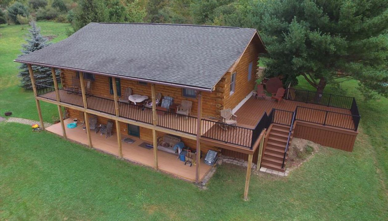 Trex Select deck with Trex Signature Railing