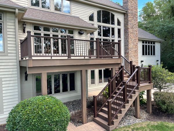 Trex decking & Vintage Lantern rails