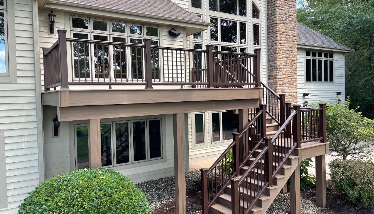 Trex decking & Vintage Lantern rails