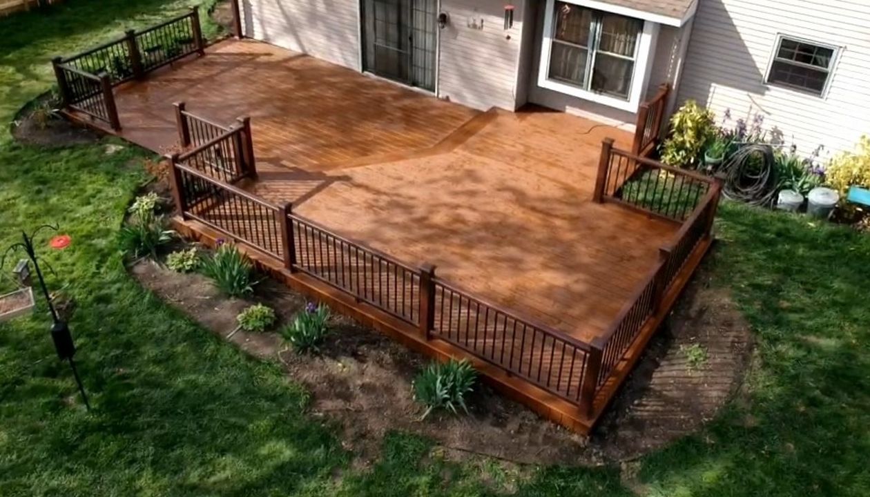 Wyndmere Select Saddle Deck