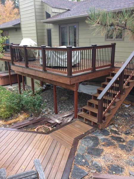 Havana Gold with Spiced Rum border, Vintage Lantern posts