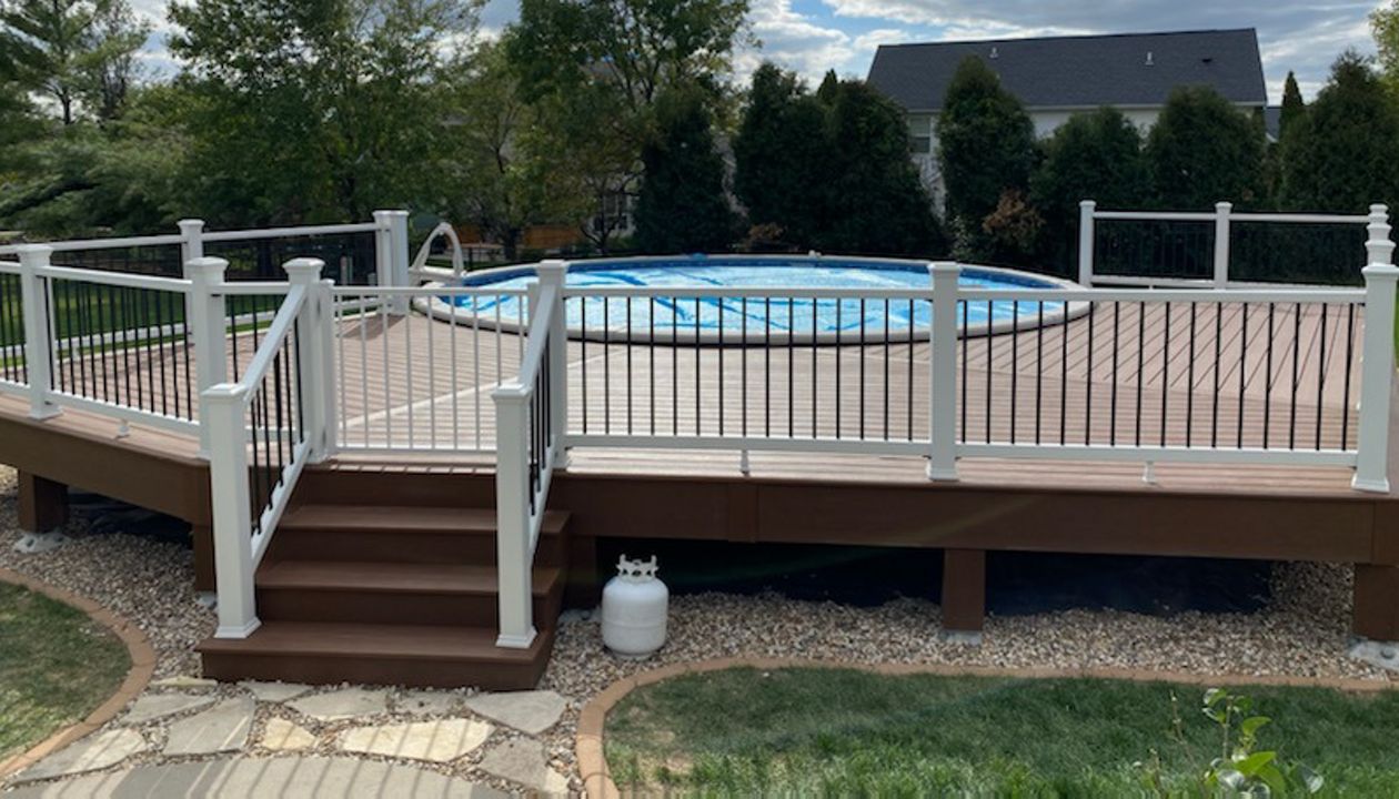 Trex Select Saddle Pool Deck With Select Railings