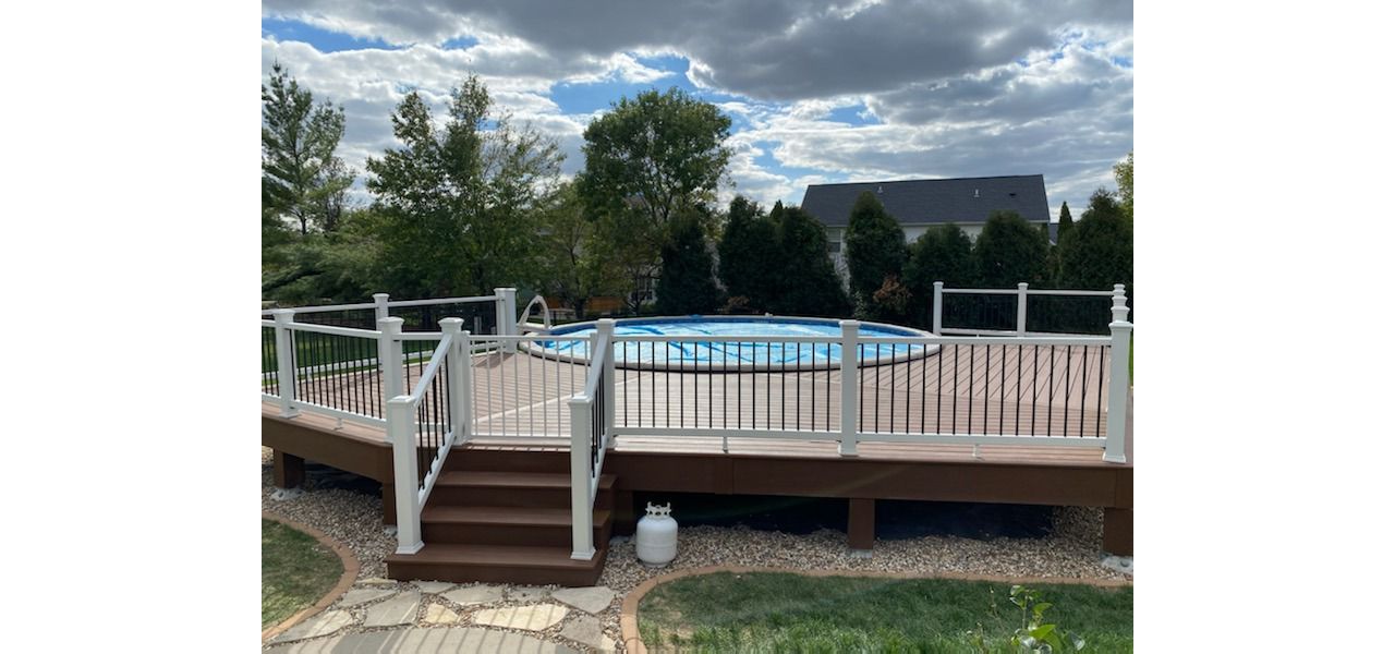 Trex Select Saddle Pool Deck With Select Railings