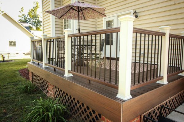 Trex Transcend Spiced Rum deck with Trex Transcend Vintage Lantern Railing.