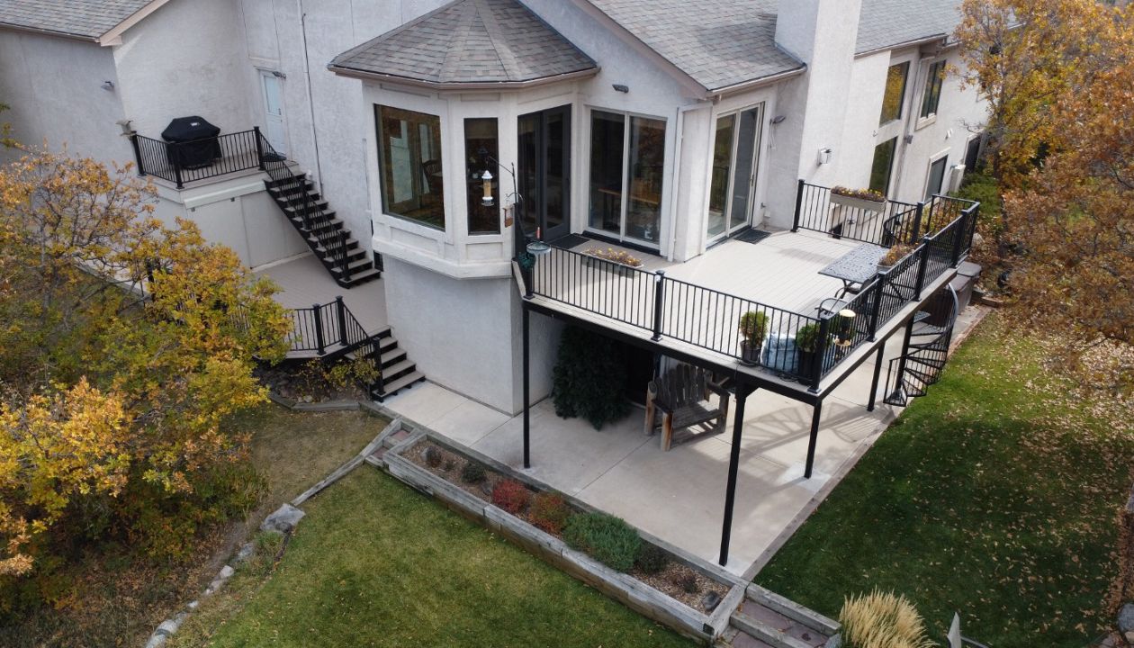 Black Steel Frame Fascia with Rope Swing Decking