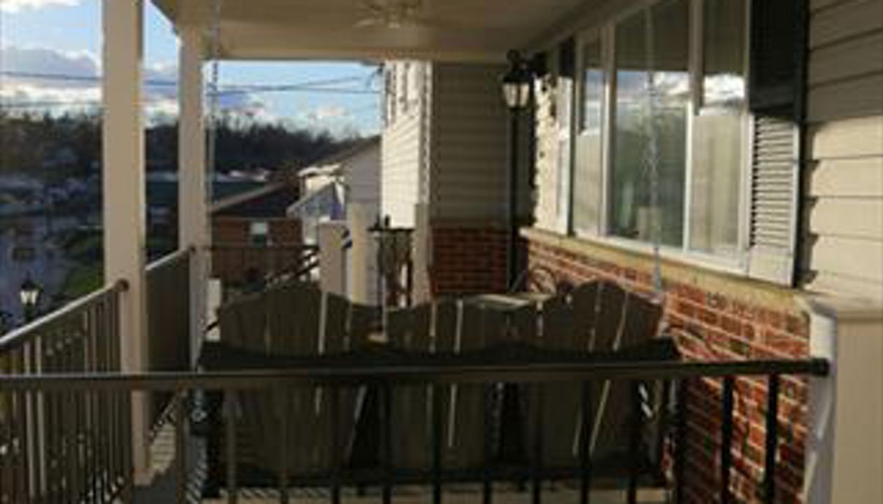 Trex Select Pebble Grey decking with Hideaway fasteners