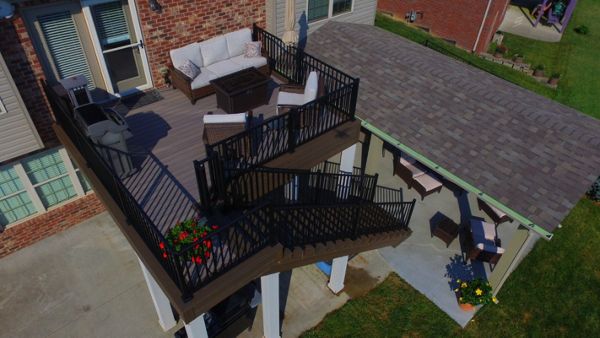 Trex Enhanced Natural Rocky Harbor with Coastal Bluff Picture Frame