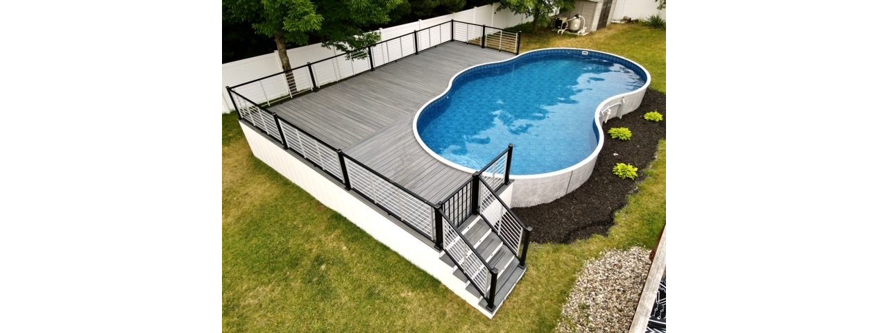 WOW! Who wouldn't want to join this family on their @Trexcompany outdoor space.... Trex Transcend Island Mist decking and Transcend white fascia, Trex Signature Rod Rail with LED cap lights and stair riser lights.