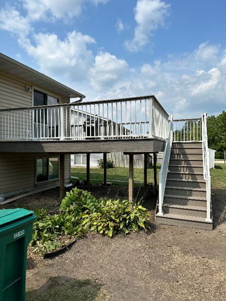 Trex Lineage composite decking, picture frame, white aluminum railing, drink rail, Rochester and surrounding areas