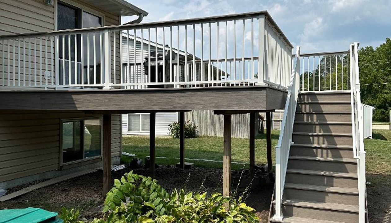 Trex Lineage composite decking, picture frame, white aluminum railing, drink rail, Rochester and surrounding areas