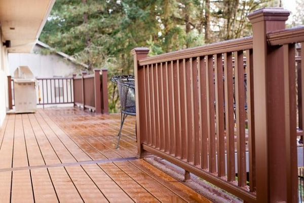 Trex Transcend Treehouse deck on Trex Elevations Steel Frame