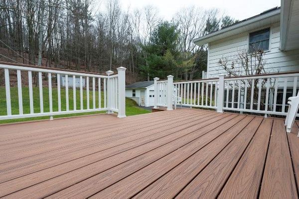 Havana Gold Transcend with Trex Traditional railing