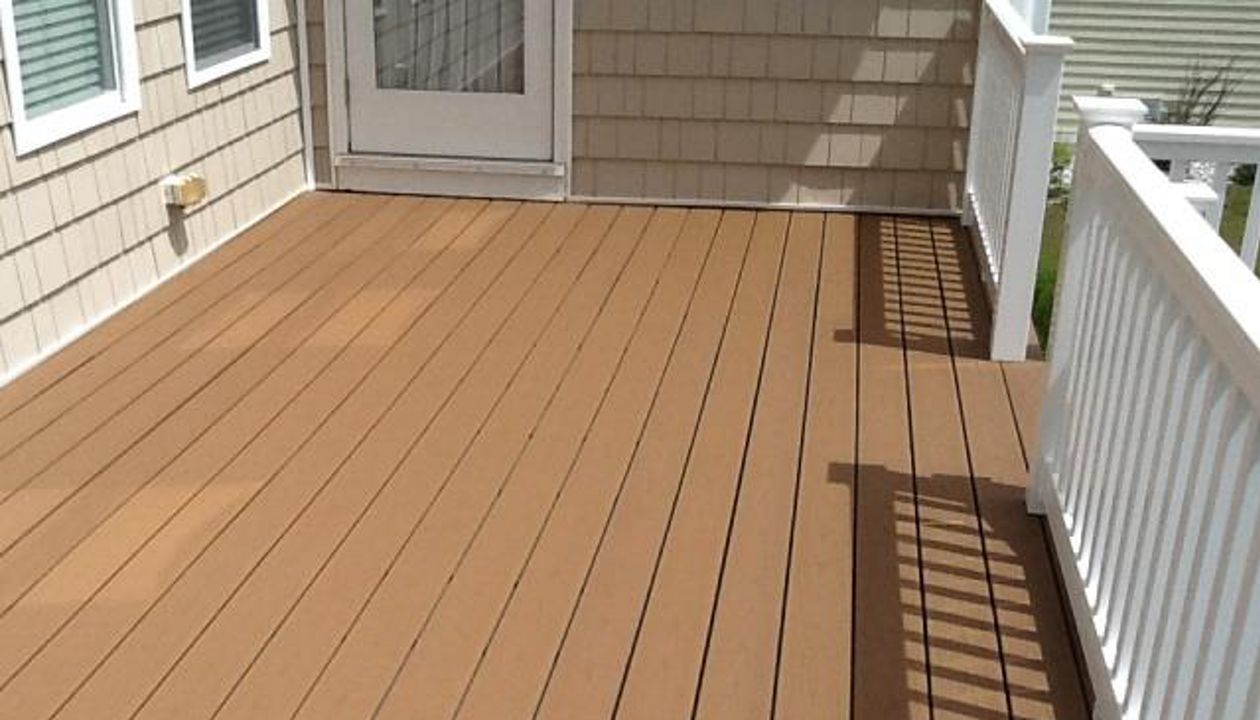 Lots of room to share beverages with friends!